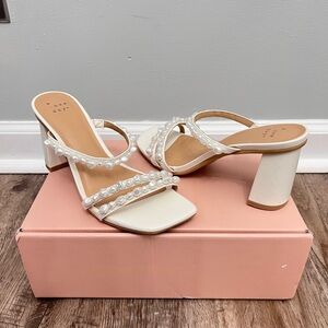 Like New Size US 6.5 Ivory and Pearl Block Heel Sandals, Bridal